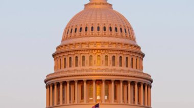 ABD Capitol Hill, Washington DC 'de gün batımının mavi saatine yakın görüntüsü