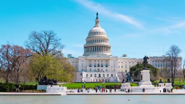 Vista Primer Plano Del Día Capitol Hill Con Cielo Azul — Vídeo de stock