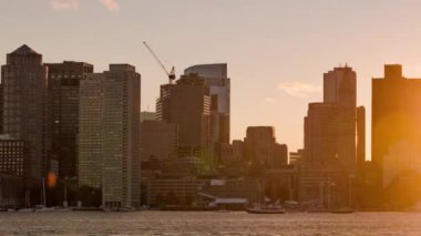 Massachusetts ABD 'deki tarihi mimarilerle Boston şehrinin zaman çizgisi gün batımından akşama kadar daralıyor