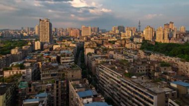 Chongqing Çin 'de gün batımından alacakaranlığa kadar yerleşim yerleri zaman ayarlı.