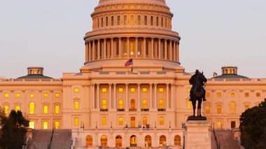 ABD Capitol Hill, Washington DC 'de gün batımının mavi saatine yakın görüntüsü