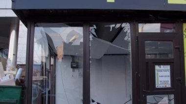 Kyiv Ukrayna 05.03.2022 Savaş sırasında roketle yıkılan binalar