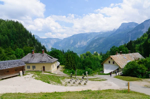 Alpy i salzbergwerk w hallstatt, austria — Zdjęcie stockowe