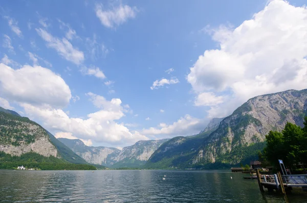 Альпы и озеро Халльхайм, Австрия — стоковое фото