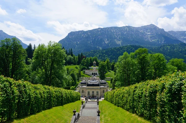 Garden of the Linderhof Palace in Germany — Stock Photo, Image