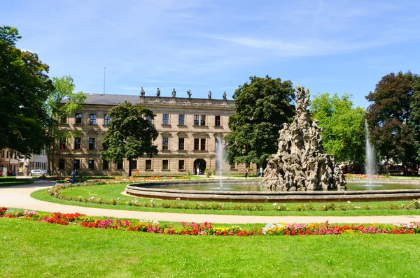 Schlossgarten in estate a Erlangen, Germania — Foto Stock