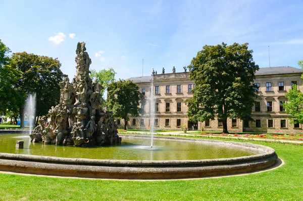 Schlossgarten no verão em Erlangen, Alemanha — Fotografia de Stock
