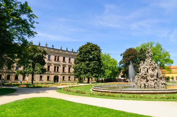 Schlossgarten en el verano en Erlangen, Alemania — Foto de Stock