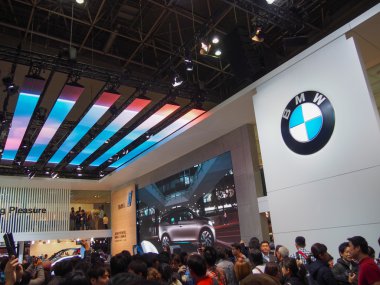 Tokyo, Japonya - 23 Kasım 2013: bmw standında