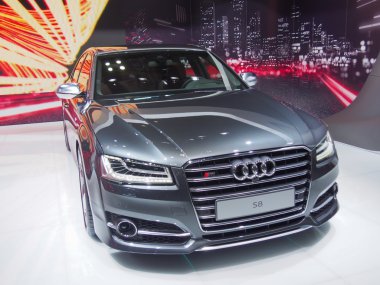 Tokyo, Japonya - 23 Kasım 2013: audi standında