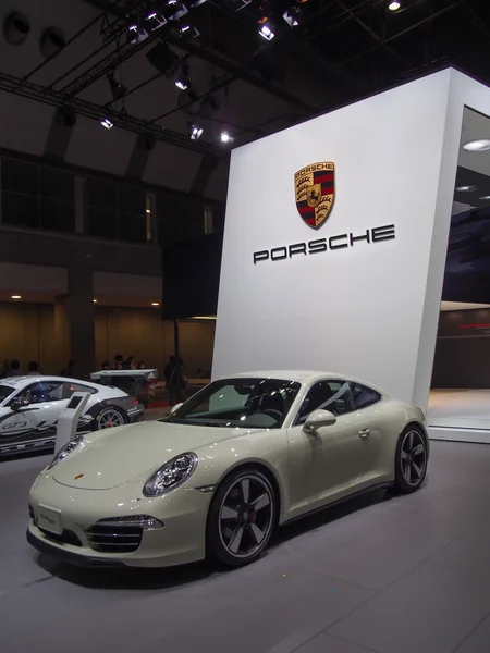 TOKYO, JAPÃO - 23 de novembro de 2013: Porsche 911 no stand da Porsche — Fotografia de Stock