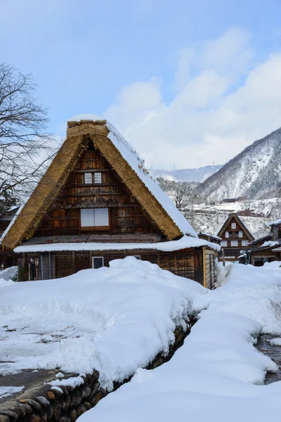 Historická vesnice shirakawa-go v zimě — Stock fotografie