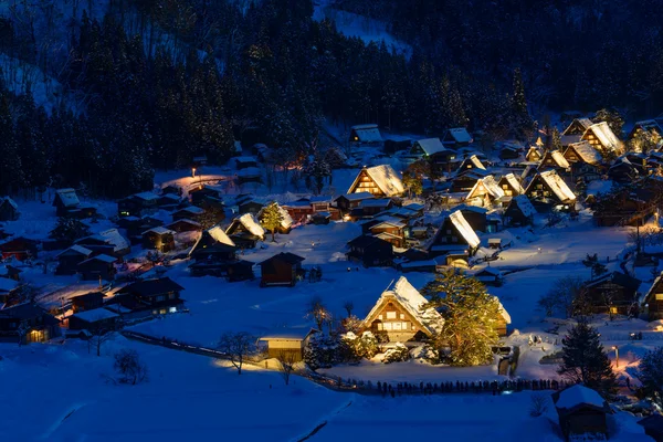 冬の白川郷の歴史的な村 — ストック写真