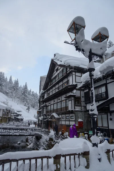 Quartier historique de Ginzan-onsen en hiver — Photo