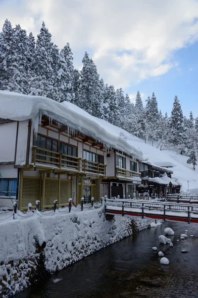 Historiska distriktet Ginzans-onsen på vintern — Stockfoto