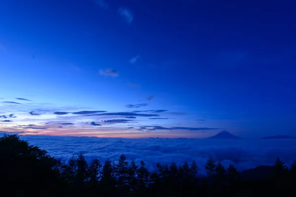 Mar de las Nubes y el Monte. Fuji. — Foto de Stock