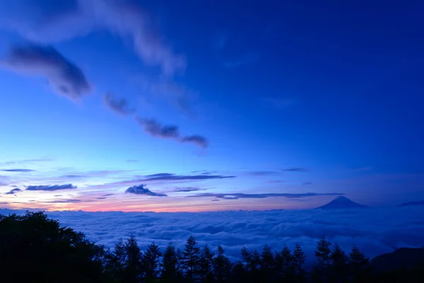 Bulutlar ve mt. fuji deniz - Stok İmaj