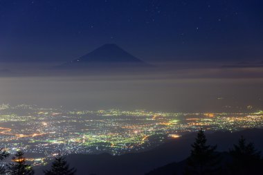 kofu şehir ve mt.fuji gece görünümü