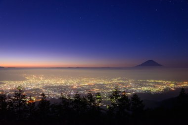 Işıklar kofu şehir ve mt.fuji şafak