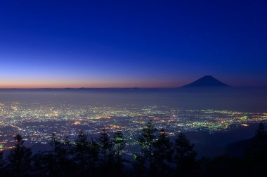 Işıklar kofu şehir ve mt.fuji şafak