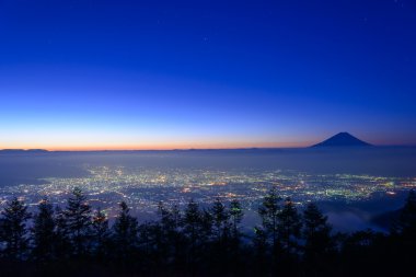 Işıklar kofu şehir ve mt.fuji şafak