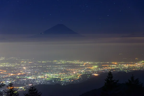 甲府市和富士山的夜景 — 图库照片