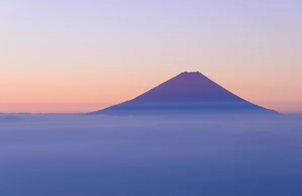 Mt.Fuji ve deniz şafak bulutlar — Stok fotoğraf