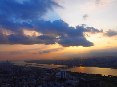 osaka city alacakaranlıkta