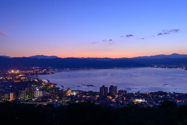 Vue de nuit de la ville de Suwa — Photo