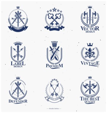Vintage Silah Amblemleri ayarlandı. Vintage vektör tasarım elemanları koleksiyonu. Retro biçim etiketi, heraldry.