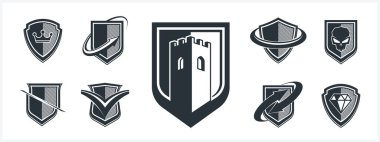 Farklı elementler vektör sembolleri, savunma ve güvenlik simgeleri, cephane amblemi koleksiyonu içeren klasik kalkan şekilleri.