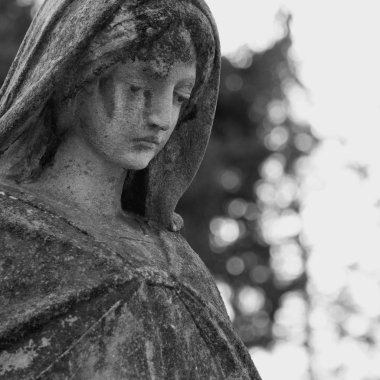 Bakire Meryem heykeli