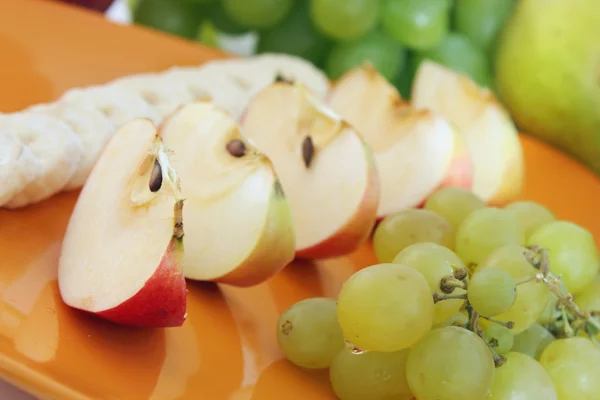 Fruits sur fond blanc — Photo