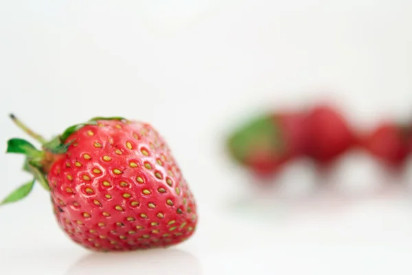 Fruta sobre fondo blanco — Foto de Stock