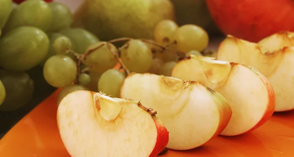 人間の健康のシンボルとして果物 — ストック写真