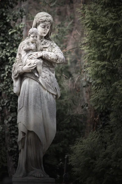 Statue der Jungfrau Maria und Jesus Christus — Stockfoto