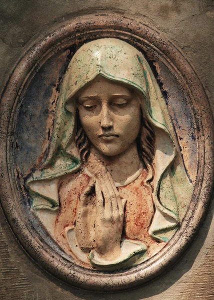 Standbeeld van maagd Maria — Stockfoto