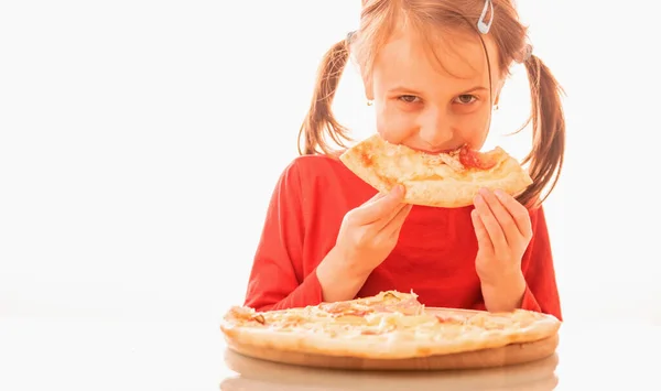Schöne Attraktive Kind Mädchen Genießt Leckere Scheibe Pizza Mag Diesen — Stockfoto