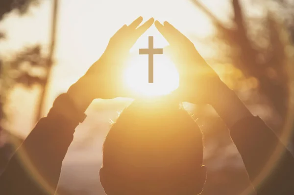 View Cross Light Sun Silhouette Human Hands Close — Stock Photo, Image