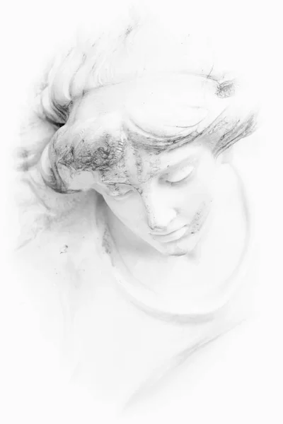 Fragment Kamiennego Posągu Pięknego Białego Anioła Stróża Zamknij Się — Zdjęcie stockowe