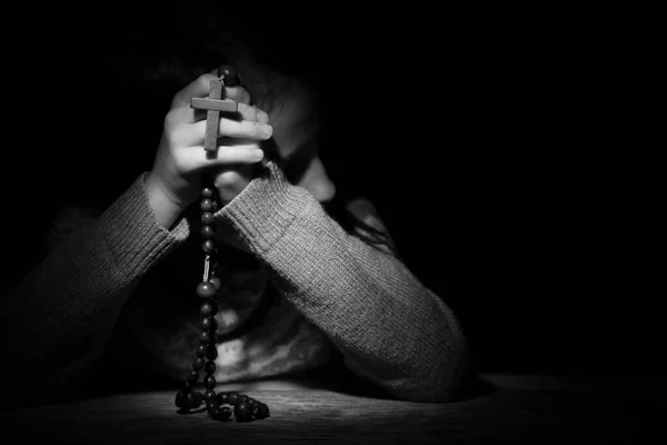 Portrait Young Beautiful Girl Praying God Wooden Rosary Selective Focus — Stock Photo, Image