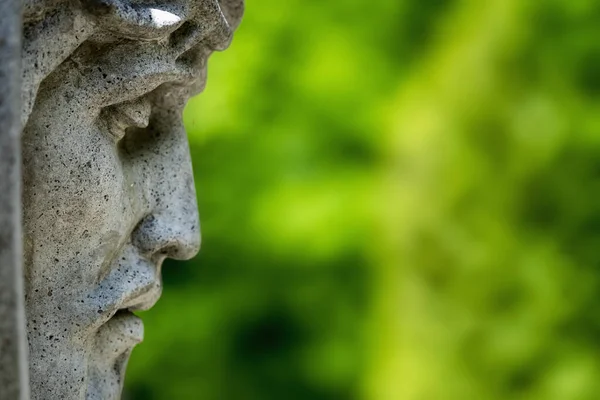 Dios Mío Estatua Piedra Antigua Sobre Fondo Verde —  Fotos de Stock