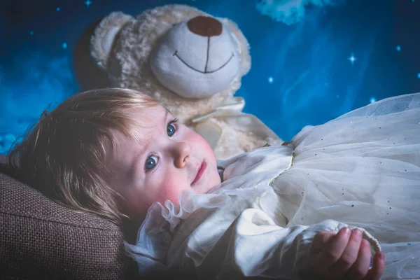 Cute Child Girl Falling Asleep Her Teddy Bear Happy Carefree — Stock Photo, Image