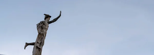 Antigua Estatua Del Antiguo Dios Del Comercio Los Negocios Los —  Fotos de Stock