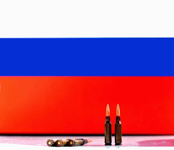 Munições Contra Bandeira Fundo Federação Russa Como Símbolo Terrorismo Regime — Fotografia de Stock