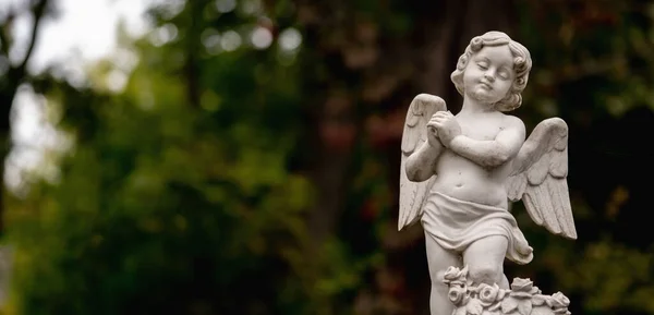 Koncept Smrti Malý Krásný Anděl Pláče Jako Symbol Bolesti Strachu — Stock fotografie