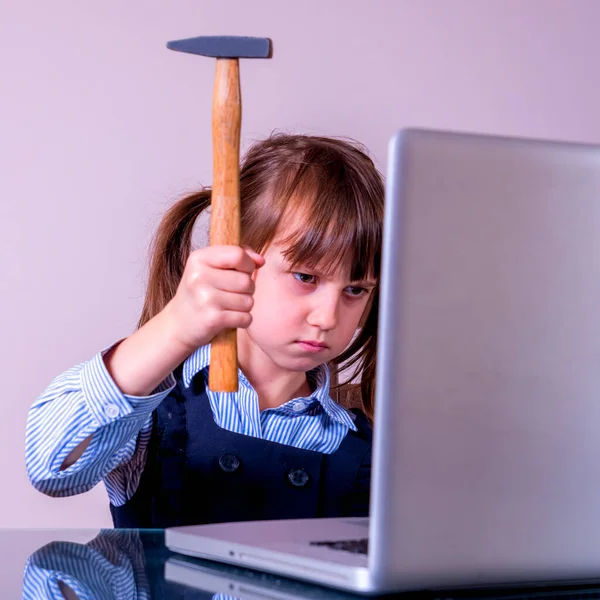 Educação Online Para Crianças Retrato Humorístico Menina Muito Irritada Com — Fotografia de Stock