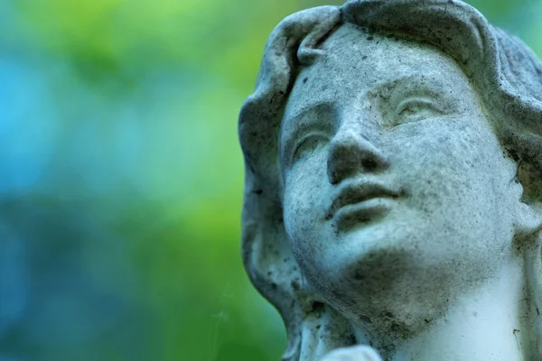 Взгляд Ангела Хранителя Фрагмент Старинной Статуи — стоковое фото