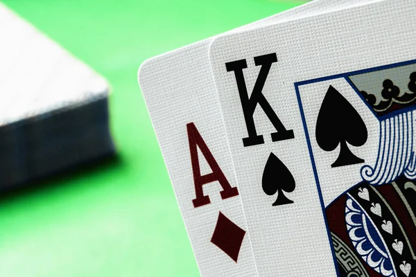 Закрыть Покер Карты Зеленом Фоне Комбинация Игре Покер — стоковое фото