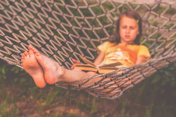 Young Beautiful Girl Reads Book Outdoors Hammock Summer Vacation Leisure — Stockfoto